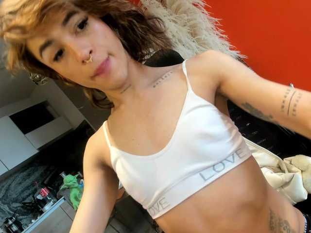 Live sex webcam photo for Stormytt #293900262