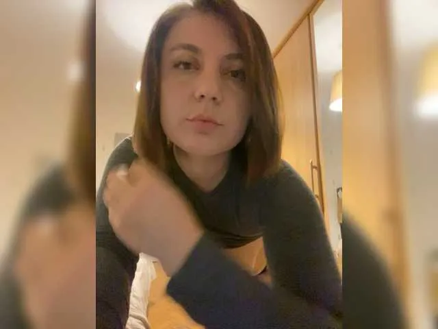 Live sex webcam photo for Strawberry-1 #277042173