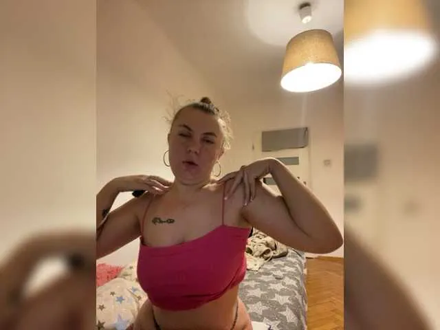 Live sex webcam photo for Strawberry-1 #277097515