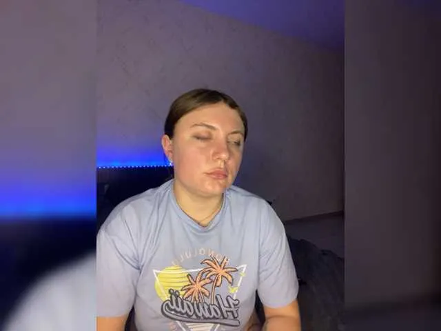 Live sex webcam photo for Strawberry-1 #277487346