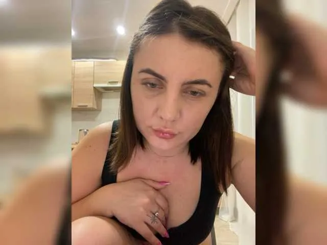 Live sex webcam photo for Strawberry-1 #277533626