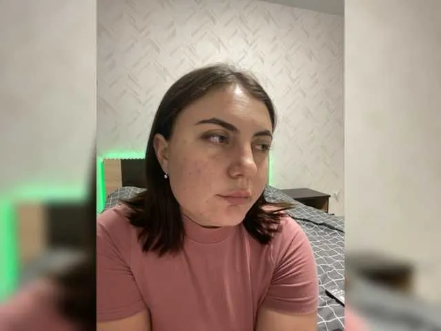 Live sex webcam photo for Strawberry-1 #277564561