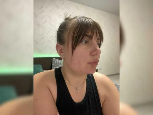 Live sex webcam photo for Strawberry-1 #277579842