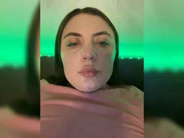 Live sex webcam photo for Strawberry-1 #277618154