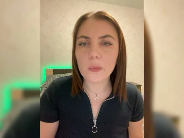 Live sex webcam photo for Strawberry-1 #277639972