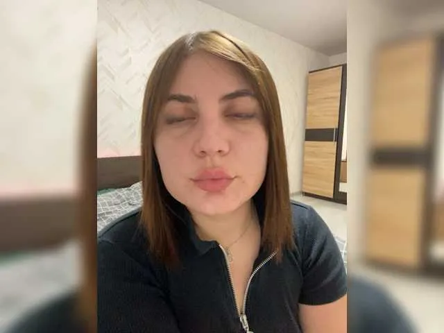 Live sex webcam photo for Strawberry-1 #277641647