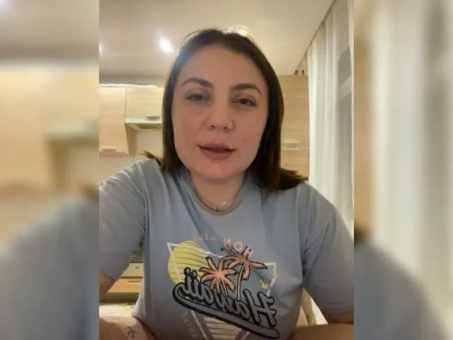 Live sex webcam photo for Strawberry-1 #277708034