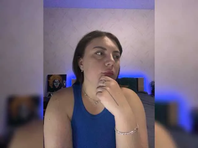 Live sex webcam photo for Strawberry-1 #277760223