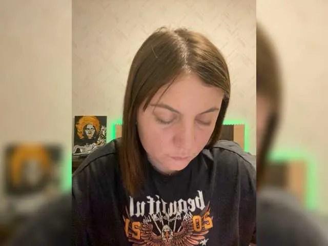 Live sex webcam photo for Strawberry-1 #277774130