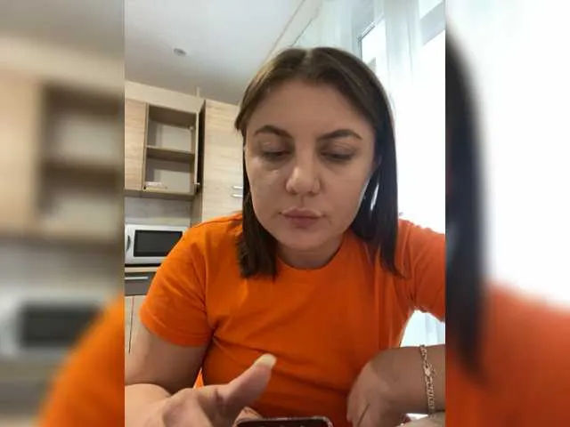 Live sex webcam photo for Strawberry-1 #277789772