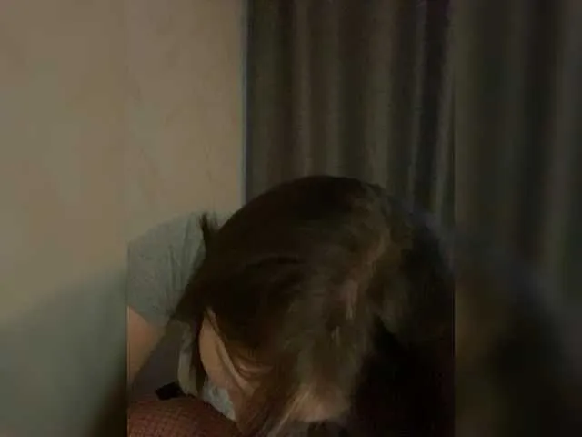 Live sex webcam photo for Strawberry-1 #277935393