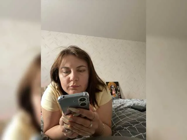 Live sex webcam photo for Strawberry-1 #277952185