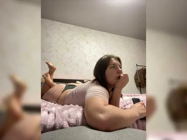 Live sex webcam photo for Strawberry-1 #277962314