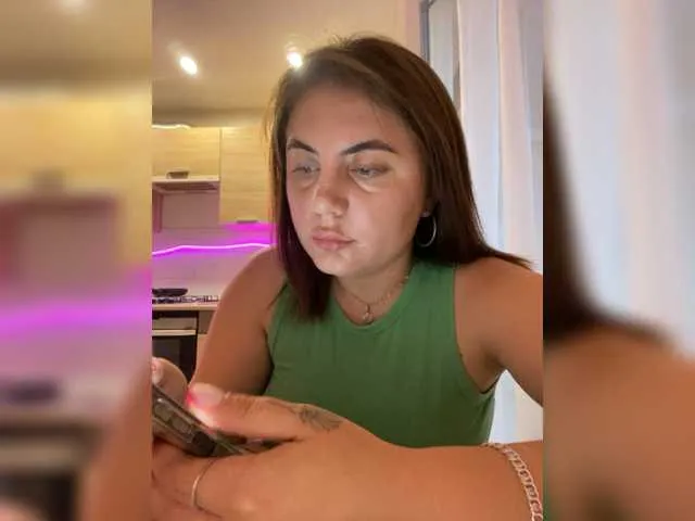 Live sex webcam photo for Strawberry-1 #278013322