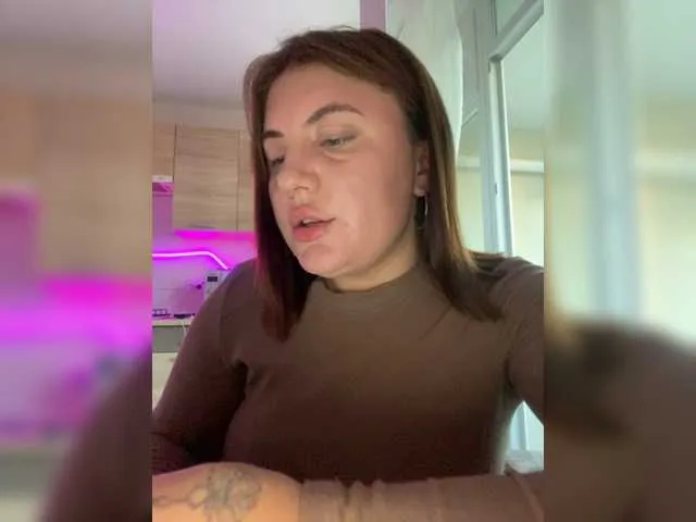 Live sex webcam photo for Strawberry-1 #278124575