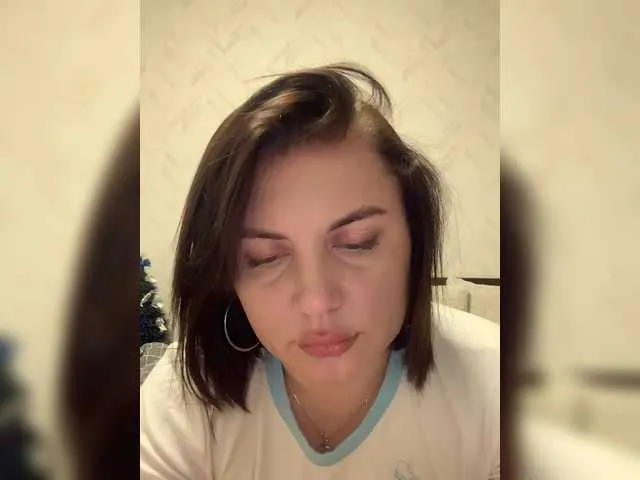 Live sex webcam photo for Strawberry-1 #290244241