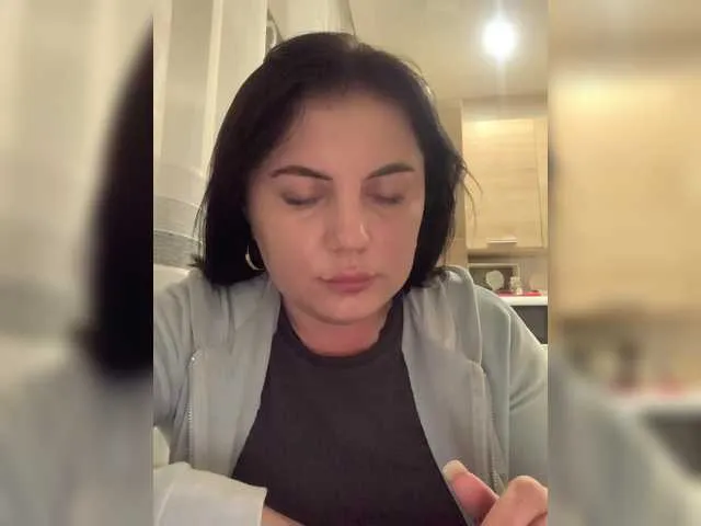 Live sex webcam photo for Strawberry-1 #290344321