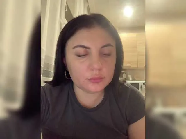 Live sex webcam photo for Strawberry-1 #290372186