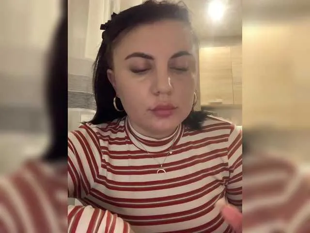 Live sex webcam photo for Strawberry-1 #290378943