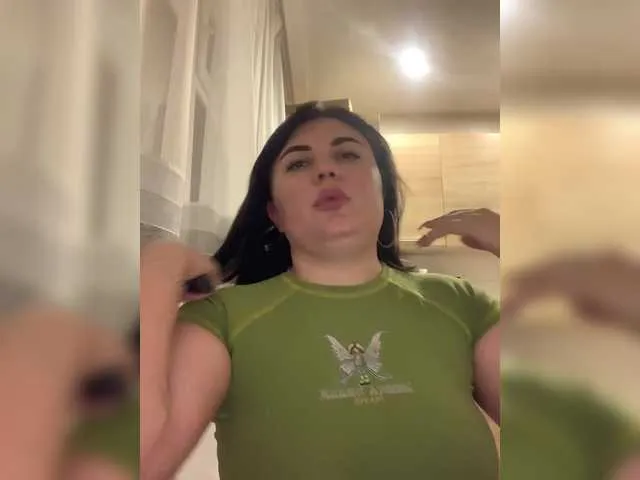 Live sex webcam photo for Strawberry-1 #290405009
