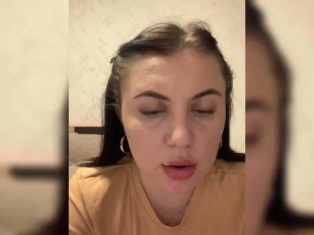 Live sex webcam photo for Strawberry-1 #290496999