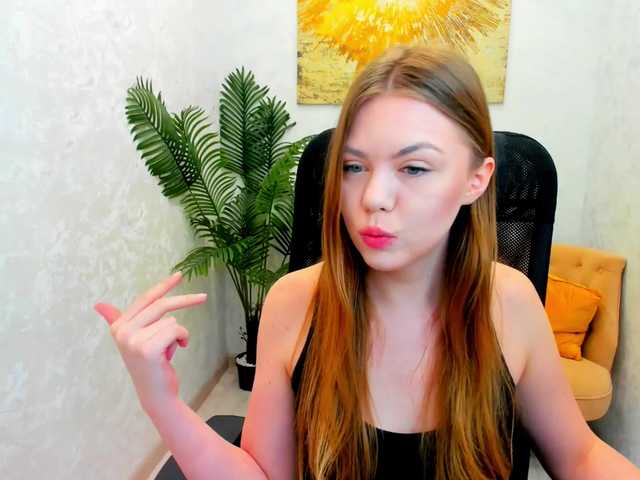 Live sex webcam photo for Strawberrye #290731392