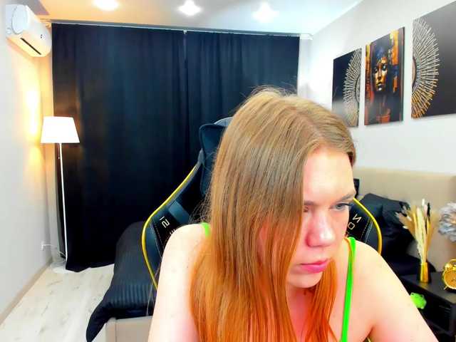 Live sex webcam photo for Strawberrye #291092210