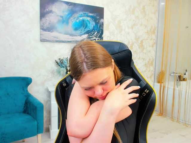 Live sex webcam photo for Strawberrye #291444918