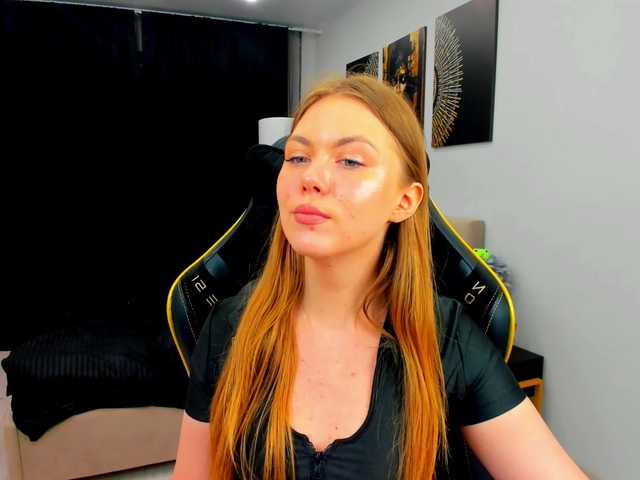 Live sex webcam photo for Strawberrye #291457354