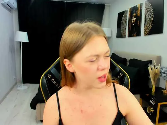 Live sex webcam photo for Strawberrye #292252710