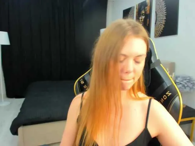 Live sex webcam photo for Strawberrye #292273721