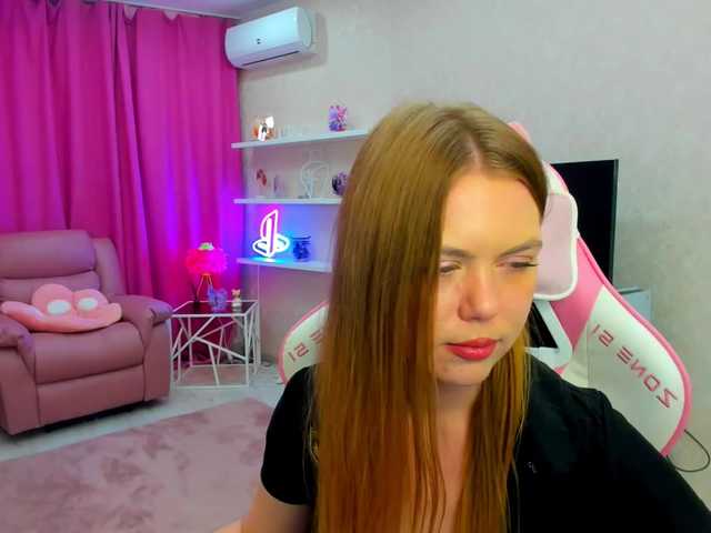 Live sex webcam photo for Strawberrye #292280779