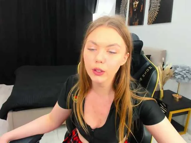 Live sex webcam photo for Strawberrye #292305749