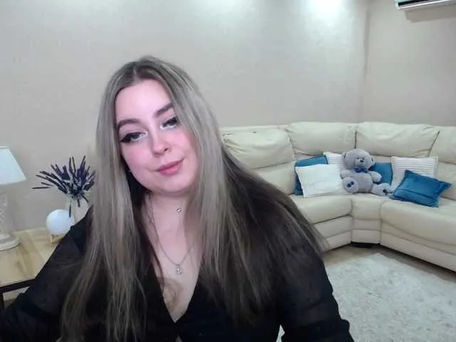 Live sex webcam photo for StrawberryeLove #277153741