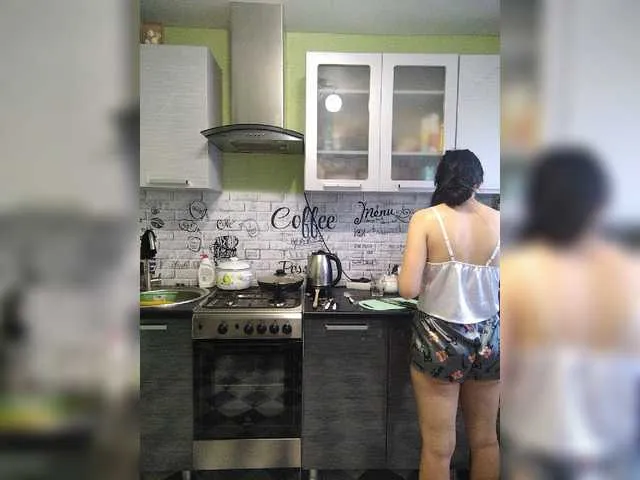 Live sex webcam photo for Stripperella1 #276635007