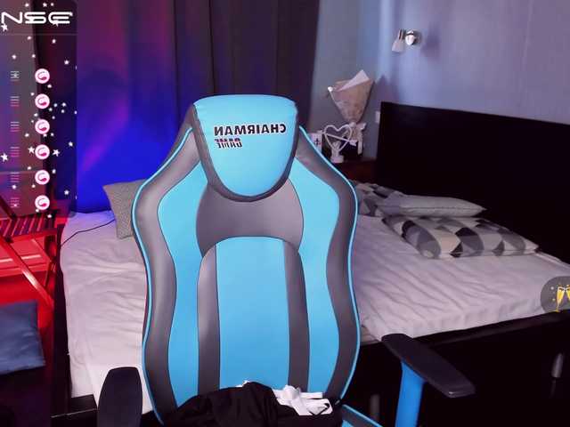 Live sex webcam photo for StrippingLady #275509068