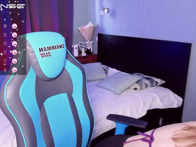 Live sex webcam photo for StrippingLady #275524880