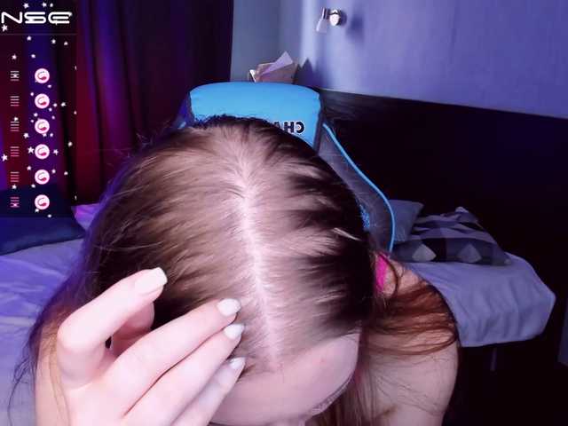 Live sex webcam photo for StrippingLady #275647663