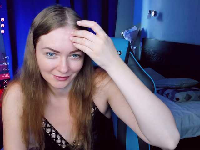 Live sex webcam photo for StrippingLady #276145557