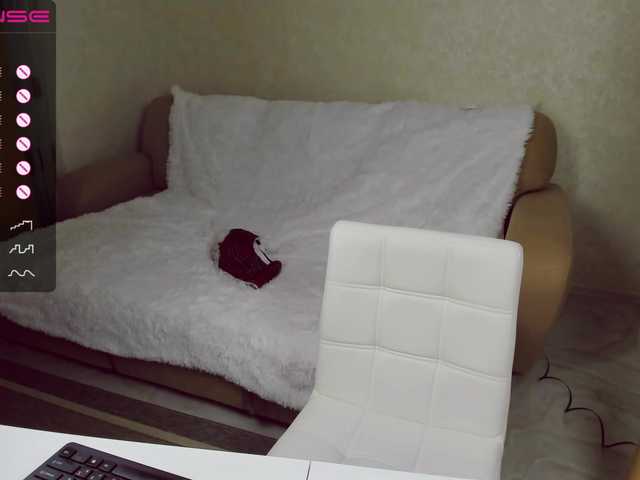 Live sex webcam photo for StrippingLady #276265847