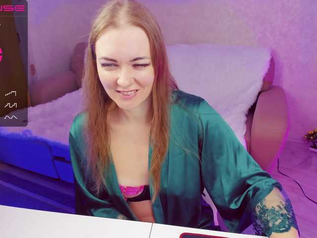 Live sex webcam photo for StrippingLady #276784450