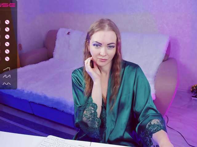 Live sex webcam photo for StrippingLady #276868092