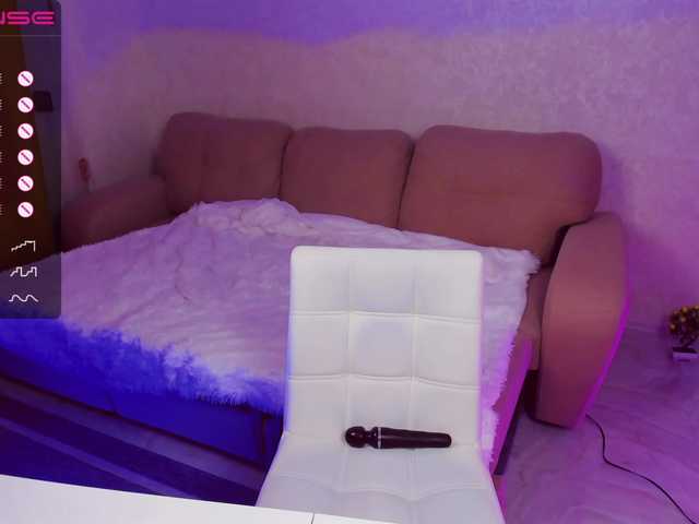 Live sex webcam photo for StrippingLady #276881345