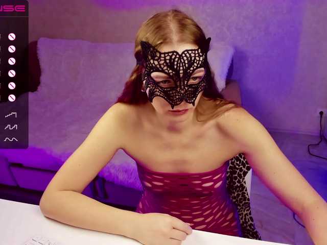 Live sex webcam photo for StrippingLady #277659370