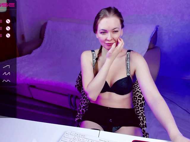 Live sex webcam photo for StrippingLady #290810319