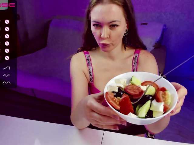 Live sex webcam photo for StrippingLady #290822818