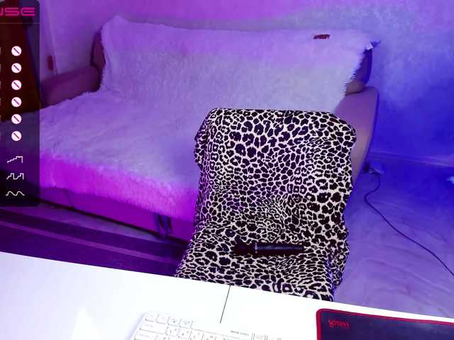 Live sex webcam photo for StrippingLady #291010862