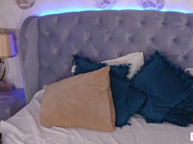 Live sex webcam photo for SuaveGia #272538768