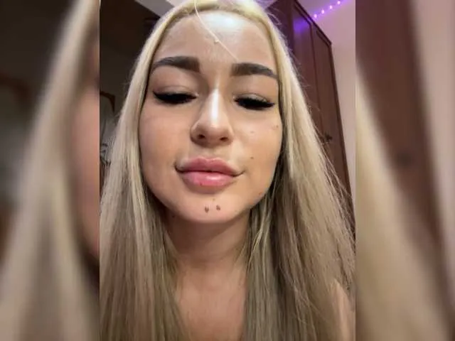 Live sex webcam photo for Sugar-pussy #276179920