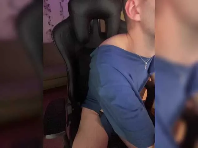 Live sex webcam photo for SugarBoy100 #290376604